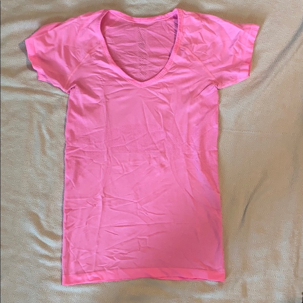 EUC Lululemon Swiftly Tech Short Sleeve shirt